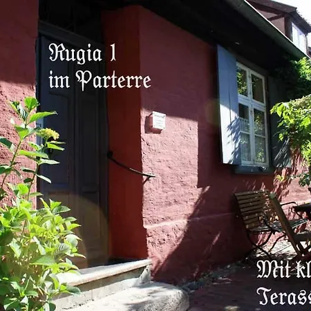 Apartment Rugia 1 *